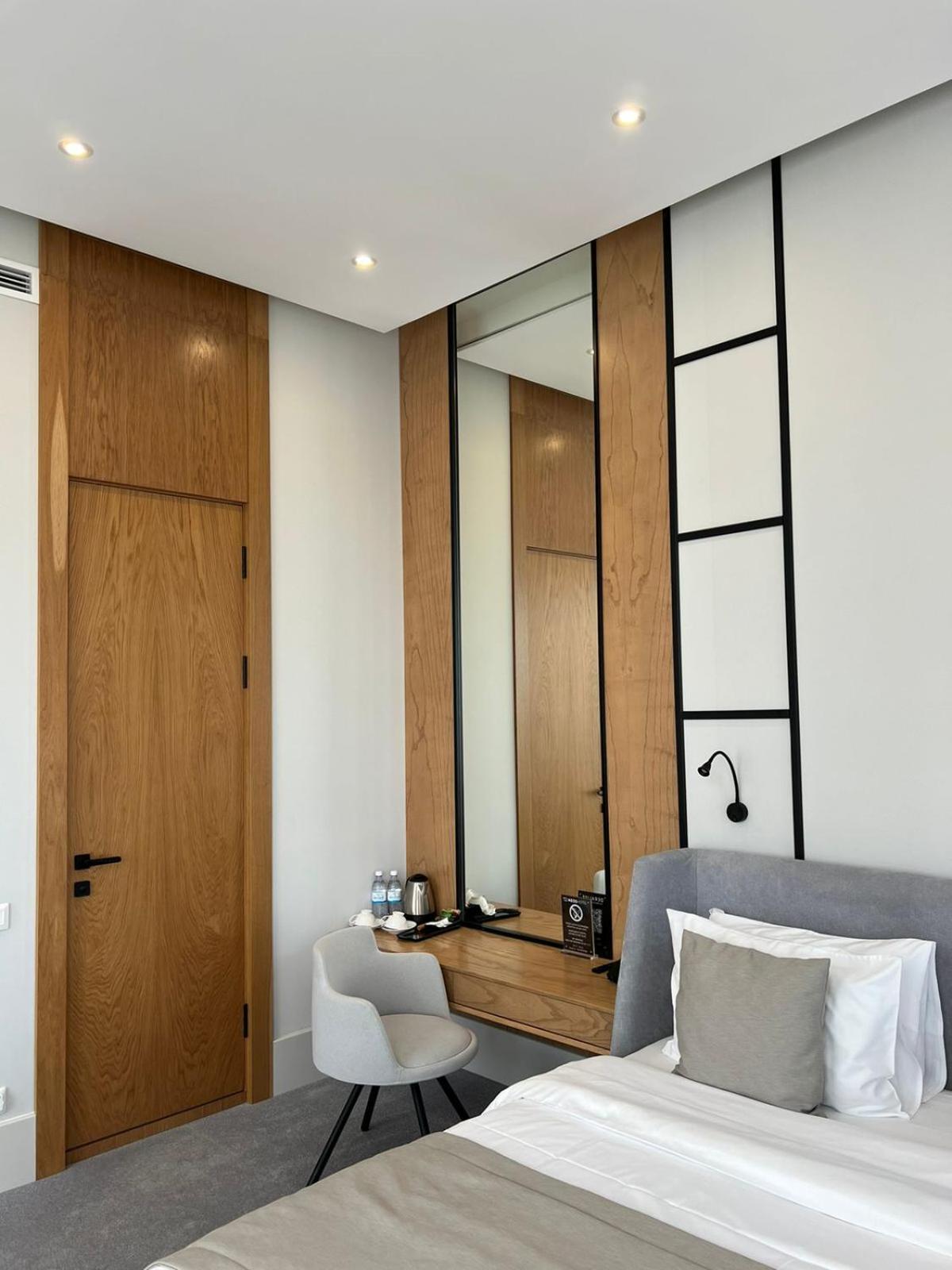 אסטנה Neos Hotel מראה חיצוני תמונה